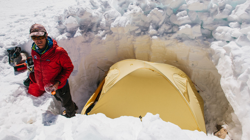 Illustration for article titled How To Build A Snow Shelter